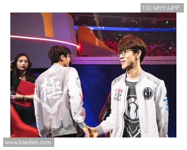 和平精英战术解析：深入探讨IG战队的进攻策略与团队配合