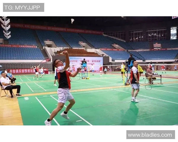 李磊独家分享羽毛球技巧与训练心得助你提升竞技水平