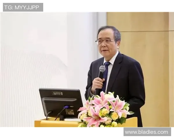 武汉足球队耐力分析与战术调整的深度探讨与展望 武汉足球队耐力分析与战术调整的深度探讨与展望