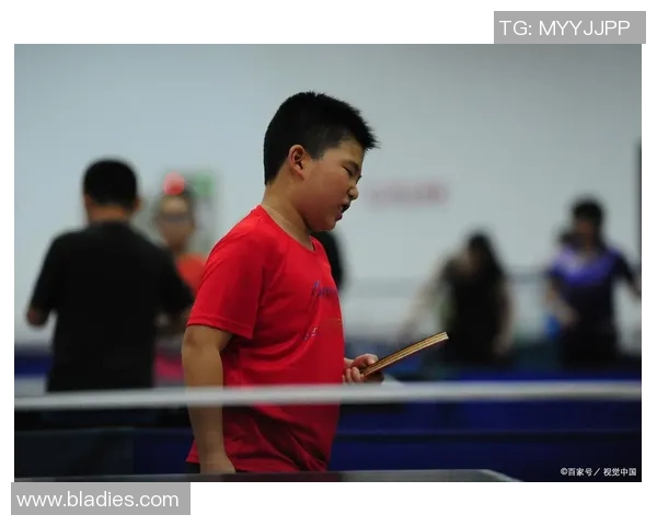 深圳乒乓球队的速度揭秘:乒乓球巨献背后的训练与技巧探讨 深圳乒乓球队的速度揭秘:乒乓球巨献背后的训练与技巧探讨