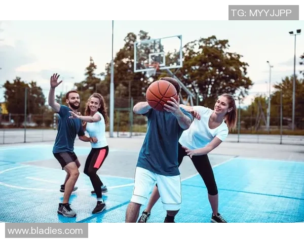 篮球新手必看:力量训练基础与技巧全解析助你快速提升球技 篮球新手必看:力量训练基础与技巧全解析助你快速提升球技